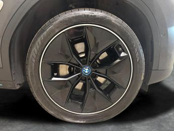 BMW iX3 80kWh Premier Edition (286 ps) - REVERSE CAM - LEATHER - NAV