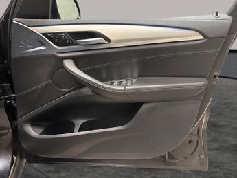 BMW iX3 80kWh Premier Edition (286 ps) - REVERSE CAM - LEATHER - NAV