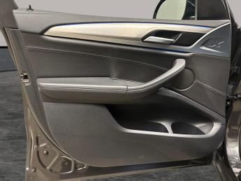 BMW iX3 80kWh Premier Edition (286 ps) - REVERSE CAM - LEATHER - NAV