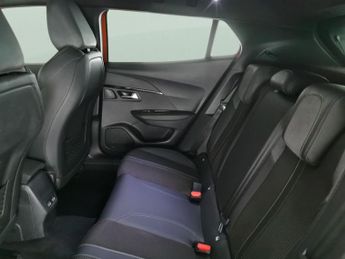 Peugeot E-2008 50kWh GT (7kW Charger) (136 ps) - LED - REVERSE CAM - NAV