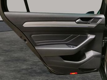 Volkswagen Passat 1.4 TSI 13kWh GTE Plug-in DSG (218 ps) - PARK SENSORS - CLIMATE 
