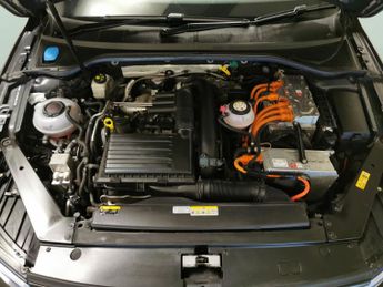 Volkswagen Passat 1.4 TSI 13kWh GTE Plug-in DSG (218 ps) - PARK SENSORS - CLIMATE 