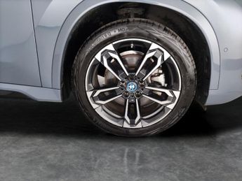 BMW iX1 30 66.5kWh M Sport xDrive (11kW Charger) (313 ps) - LED - REVERS