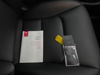 Tesla Model Y SUV RWD (346 ps) KEYLESS ENTRY - REV CAM - BLIND SPOT ASSIST