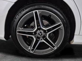 Mercedes-Benz C Class Mercedes C200 2.0 AMG Line Edition Auto - SELF PARK - LED - REVE