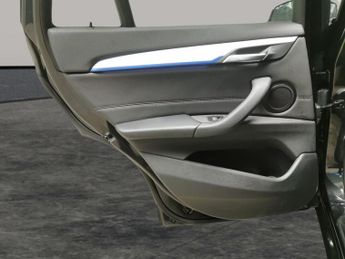BMW X1 1.5 25e 10kWh M Sport Plug-in xDrive (220 ps) - BLACK ROOF RAILS