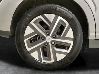 Hyundai Kona 64kWh Ultimate (10.5kW Charger) (204 ps) - NAV - HEATED STEERING