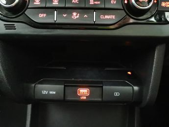 Kia Niro 64kWh 3 (201 bhp) HEATED WHEEL - ADAPTIVE CRUISE - REV CAM