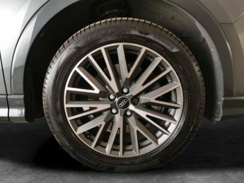 Audi Q3 1.4 TFSIe 45 S line Sportback Plug-in S Tronic 13kWh (245 ps) - 