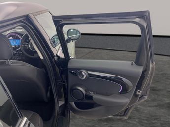 Mini Hatch 1.5 Cooper Classic Steptronic (136 ps) - LED - BLUETOOTH - CRUIS