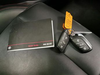 MG MG ZS 51.1kWh Trophy Connect (176 ps) - NAV - BLIND SPOT ASSIST - LANE