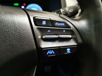 Hyundai Kona 64kWh Ultimate (10.5kW Charger) (204 ps) - NAV - HEATED STEERING