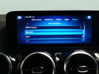 Mercedes-Benz GLA 1.3 GLA250e 15.6kWh Exclusive Edition Plug-in 8G-DCT (218 ps) - 
