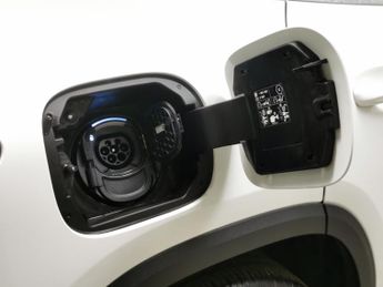 Mercedes-Benz GLA 1.3 GLA250e 15.6kWh Exclusive Edition Plug-in 8G-DCT (218 ps) - 
