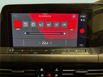 Volkswagen Golf 2.0 TDI R-Line DSG (150 ps) - DIGITAL DASH - PARK SENSORS