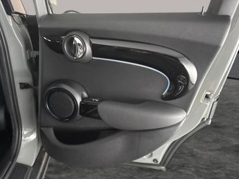 Mini Hatch 1.5 Cooper Classic Steptronic (136 ps) - LED HEADLIGHTS - KEYLES