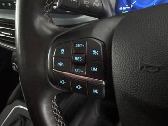 Ford Focus 1.0T EcoBoost MHEV Active Vignale DCT (155 ps) - CARPLAY - NAV