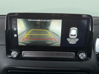 Hyundai Kona 39kWh SE Connect (10.5kW Charger) (136 ps) - LANE DEPARTURE  - B