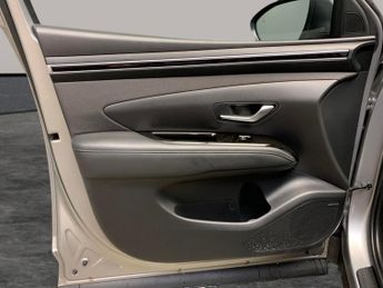 Hyundai Tucson 1.6 h T-GDi Premium (230 ps) - NAV - HEATED STEERING - BLIND SPO