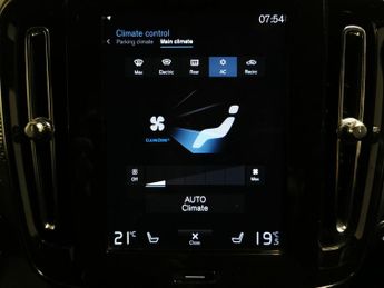 Volvo XC40 1.5 T3 R-Design (163 ps) - PARK ASSIST - LED - LANE DEPARTURE