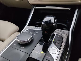 BMW 3 Series 2.0 330e 12kWh M Sport Plug-in (292 ps) - APPLE CARPLAY - PARK A