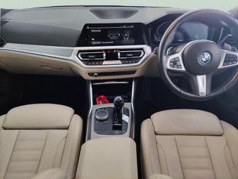 BMW 3 Series 2.0 330e 12kWh M Sport Plug-in (292 ps) - APPLE CARPLAY - PARK A
