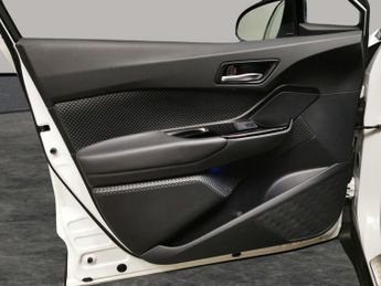 Toyota C-HR 1.8 VVT-h GPF Design CVT (122 ps) - LED - REVERSE CAM - NAV