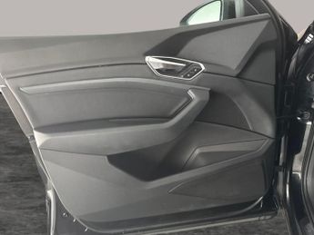 Audi e-tron 50 Technik quattro 71.2kWh (11kW Charger) (313 ps) - CARPLAY - L
