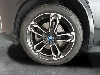 BMW iX1 30 66.5kWh M Sport xDrive (11kW Charger) (313 ps) - NAV - ALCANT