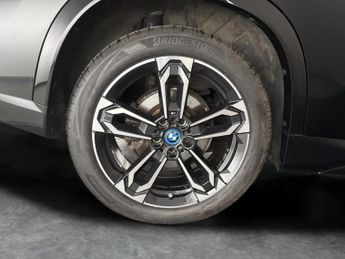 BMW iX1 30 66.5kWh M Sport xDrive (11kW Charger) (313 ps) - NAV - ALCANT