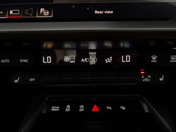 Audi A3 35 TFSI S Line S Tronic [Comfort+Sound] - B&O AUDIO - CARPLAY - 