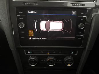 Volkswagen E-golf 35.8kWh e-Golf (136 ps) - CLIMATE CONTROL - DAB - USB AUDIO