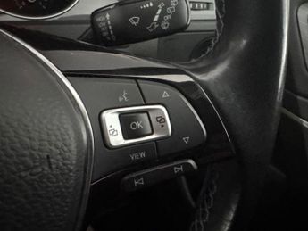 Volkswagen E-golf 35.8kWh e-Golf (136 ps) - CLIMATE CONTROL - DAB - USB AUDIO