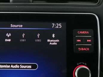 Nissan Leaf 40kWh Tekna (150 ps) - LED - REVERSE CAM - NAV