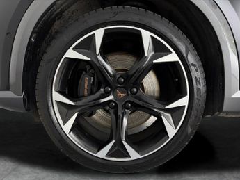Cupra Formentor 1.4 eHybrid 12.8kWh VZ2 Plug-in DSG (245 ps) - PARK ASSIST - LED