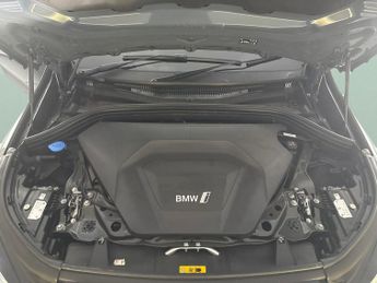 BMW iX1 30 66.5kWh M Sport xDrive (11kW Charger) (313 ps) - NAV - ALCANT