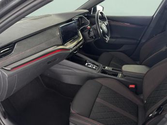 Skoda Octavia 2.0 TSI vRS DSG  - BLUETOOTH - PARK SENSORS - DAB