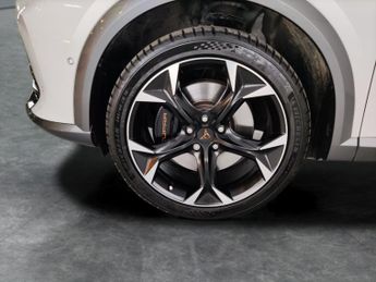 Cupra Formentor 1.4 eHybrid 12.8kWh VZ2 Plug-in DSG (245 ps) - PARK ASSIST - LED