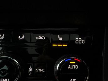 Skoda Karoq 1.5 TSI ACT SportLine DSG (150 ps) - HEATED SEATS - NAV - HEATED