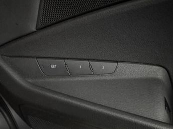 Audi e-tron 50 Technik quattro 71.2kWh (11kW Charger) (313 ps) - ADJUSTABLE 