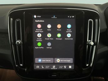Volvo XC40 Recharge 69kWh Plus (231 ps) - KEYLESS ENTRY - PARK ASSIST - LED