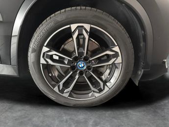 BMW iX1 30 66.5kWh M Sport xDrive (11kW Charger) (313 ps) - NAV - ALCANT