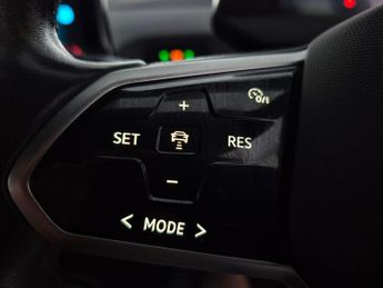 Volkswagen ID.3 Pro Performance 58kWh Life (204 ps) - NAV - COMFORT PACK - WIFI