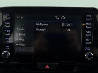 Toyota Yaris 1.5 VVT-h Design E-CVT (116 ps) - WIFI - LANE DEPARTURE  - BLUET