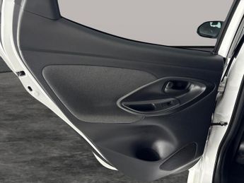 Toyota Yaris 1.5 VVT-h Design E-CVT (116 ps) - WIFI - LANE DEPARTURE  - BLUET