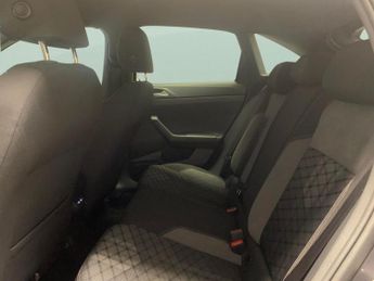 Volkswagen Taigo 1.5 TSI R-Line DSG (150 ps) - BLUETOOTH - WIRELESS CHARGER - DIG