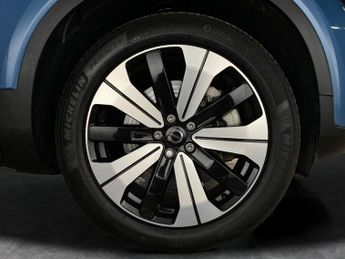Volvo XC40 Recharge 69kWh Plus (231 ps) - LED - HEATED STEERING - LANE DEPA