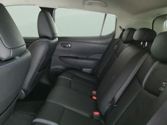 Nissan Leaf 40kWh Tekna (150 ps) - LED - REVERSE CAM - NAV