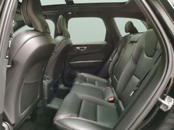 Volvo XC60 2.0h T6 Recharge 11.6kWh R-Design Plug-in AWD (340 ps) - LED - H