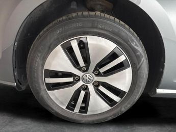 Volkswagen E-golf 35.8kWh e-Golf (136 ps) - CLIMATE CONTROL - DAB - USB AUDIO